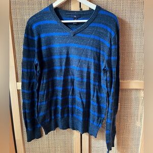 Gap Men’s (M) V-neck Sweater